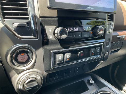 Used 2017 Nissan Titan Platinum Reserve AWD/4WD image 23