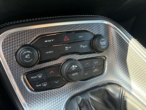 Used 2015 Dodge Challenger SRT Hellcat RWD image 34