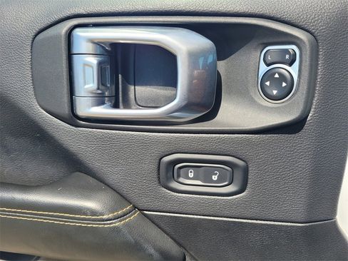 Used 2024 Jeep Wrangler Sahara image 18