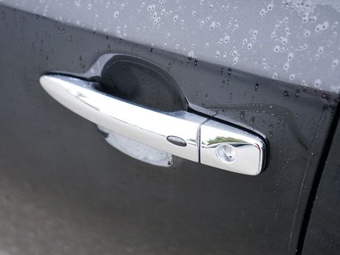 Used 2017 Nissan Leaf SL w/ Premium Package image 10