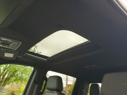 Used 2021 GMC Sierra 1500 AT4 w/ AT4 Premium Package AWD/4WD image 17