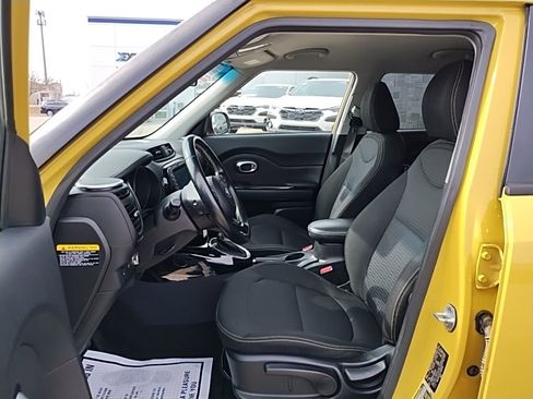 Used 2015 Kia Soul + w/ Audio Package image 21