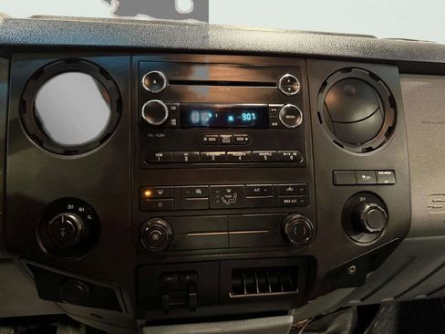 Used 2015 Ford F250 XL w/ Power Equipment Group image 28