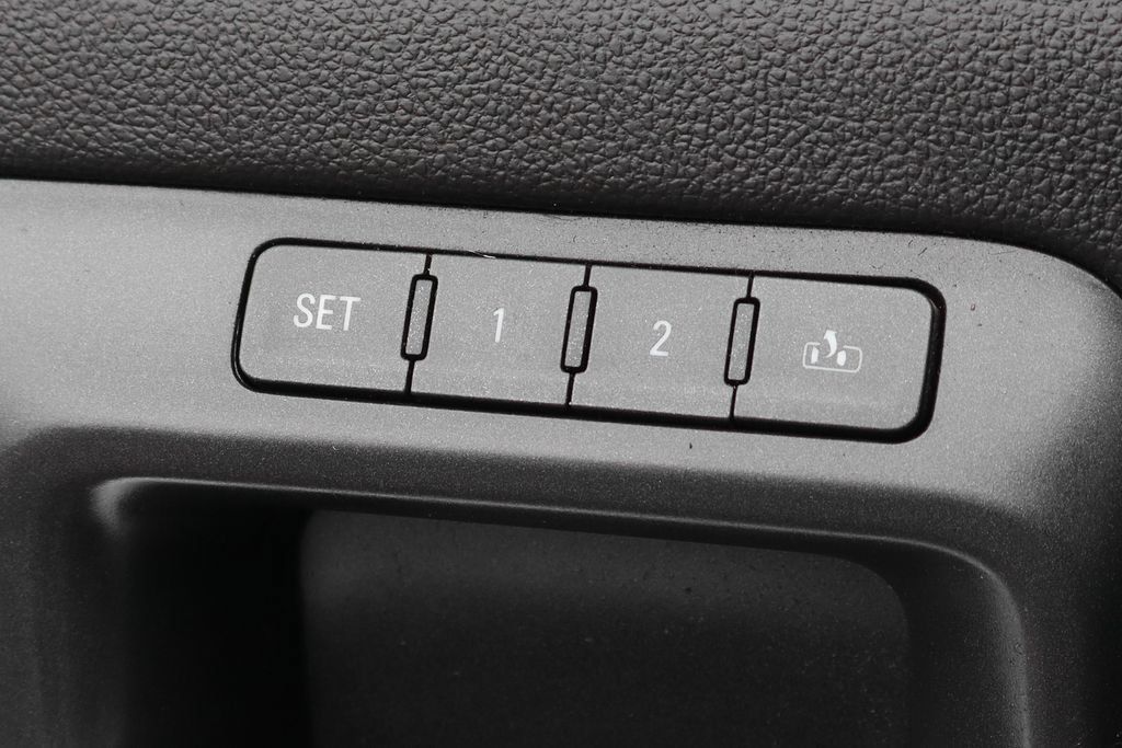 Used 2018 GMC Sierra 1500 SLT AWD/4WD image 19
