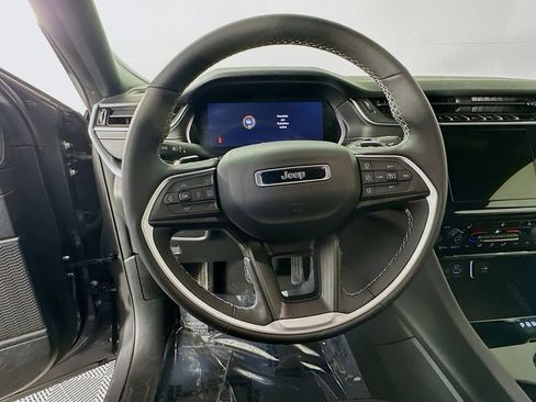 Certified 2024 Jeep Grand Cherokee Altitude image 19