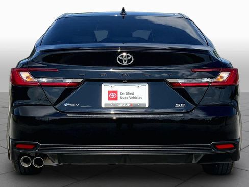 Used 2025 Toyota Camry SE w/ Convenience Package FWD image 5