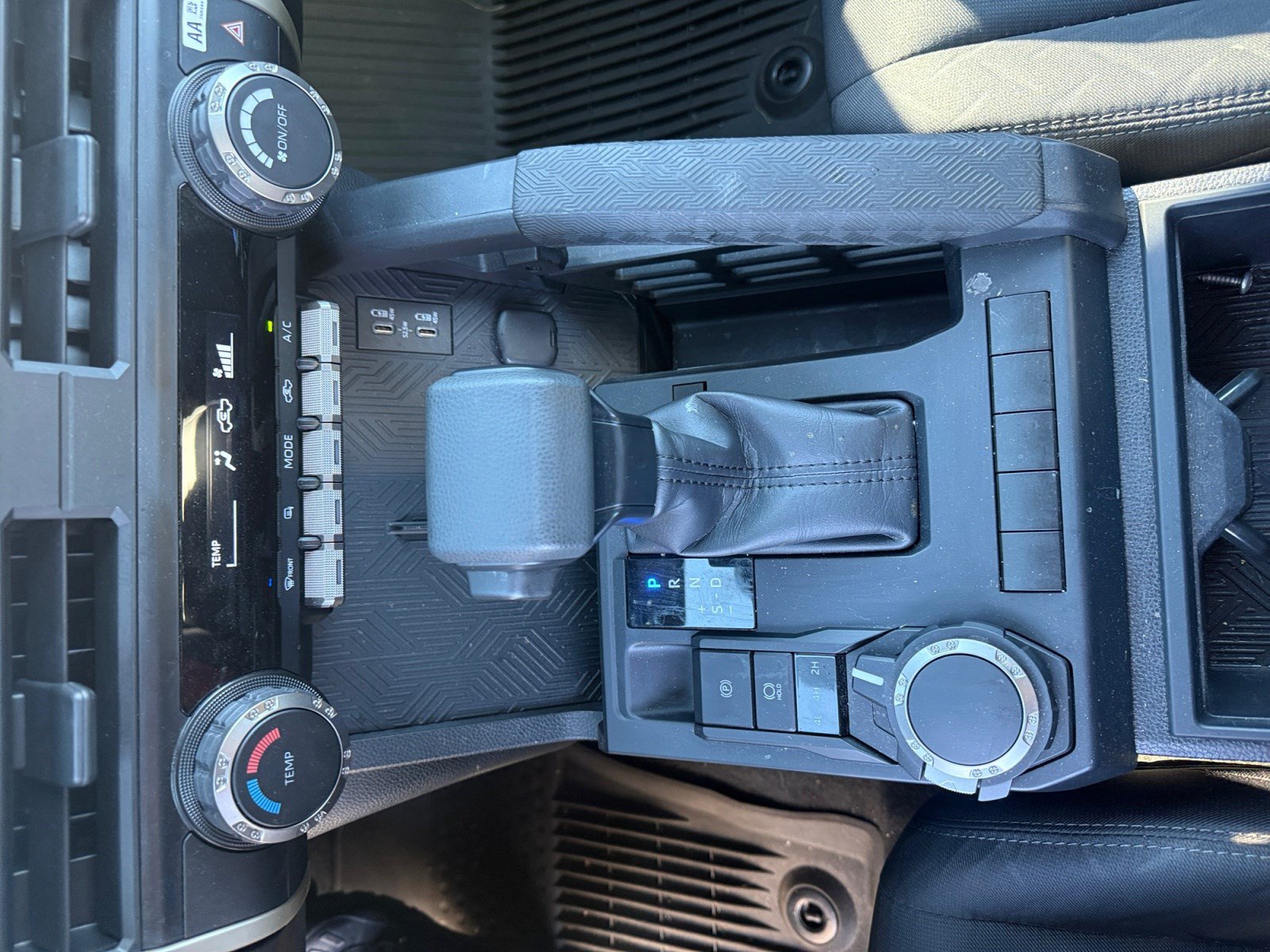 Used 2025 Toyota Tacoma SR AWD/4WD image 15