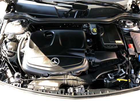 Used 2014 Mercedes-Benz CLA 250 4MATIC image 31