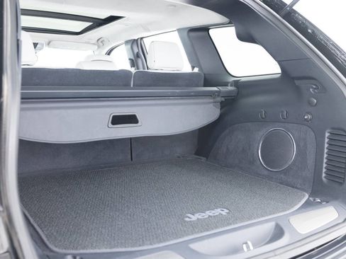 Used 2018 Jeep Grand Cherokee Summit image 42