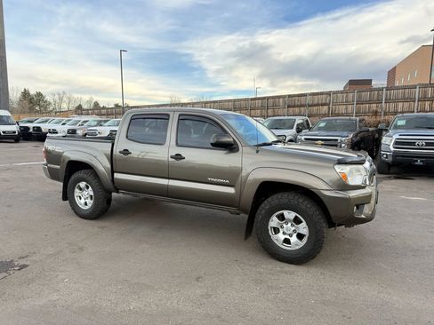 Used 2014 Toyota Tacoma 4x4 Double Cab w/ TRD Off-Road Package image 10