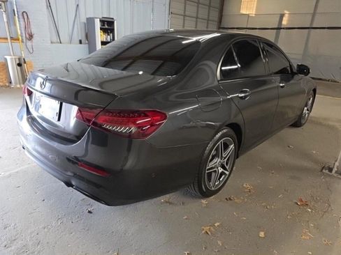 Used 2022 Mercedes-Benz E 350 Sedan w/ AMG Line Exterior image 4