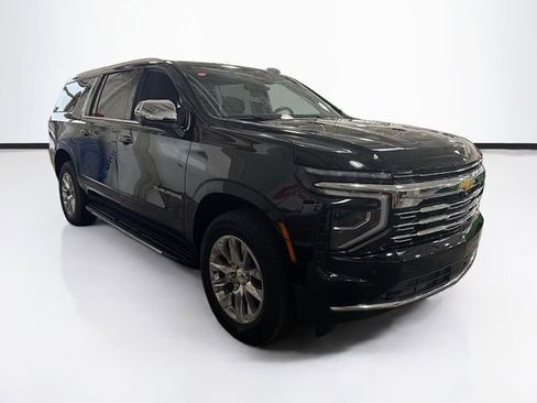 New 2025 Chevrolet Suburban Premier image 3