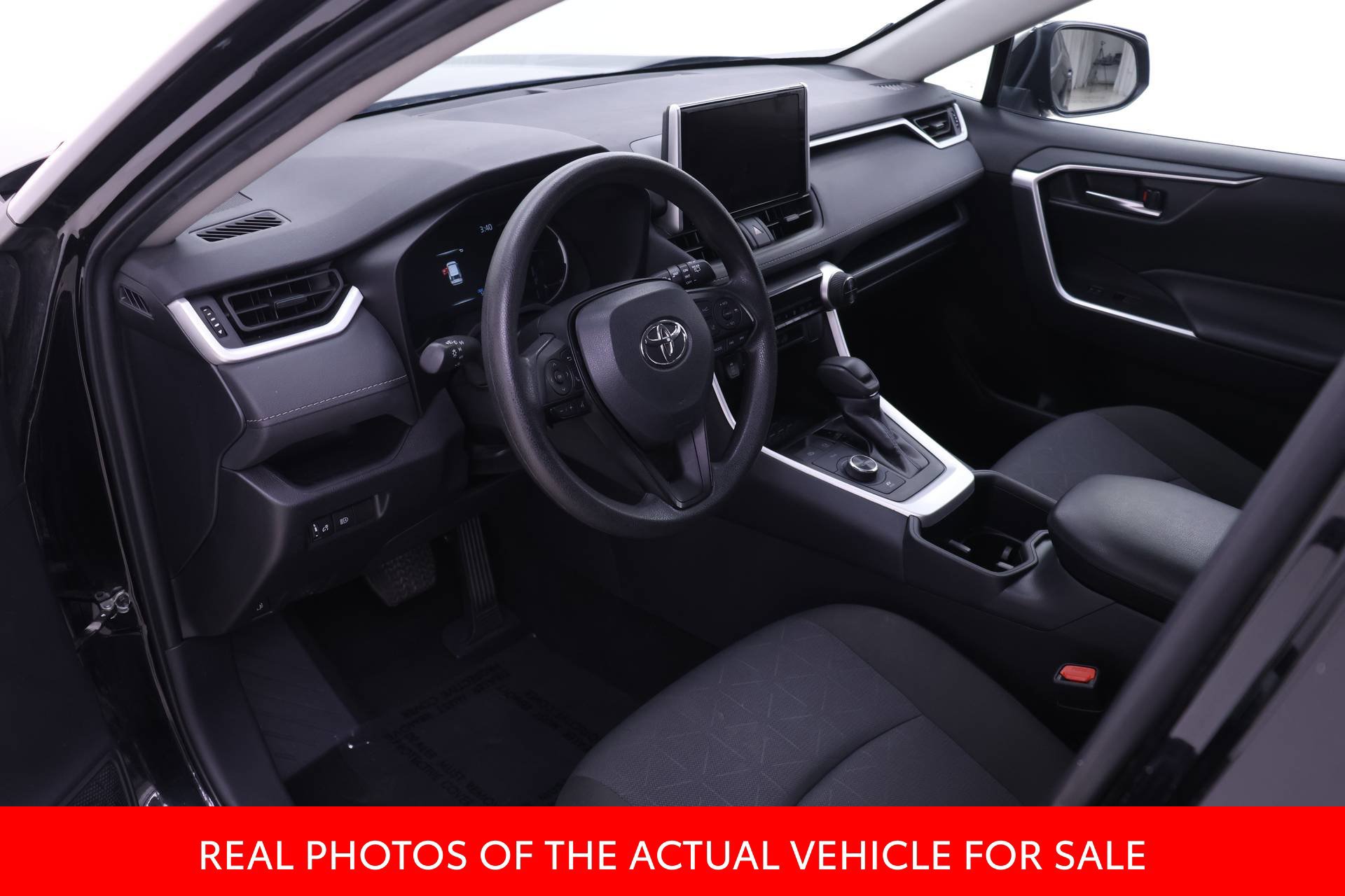 Certified 2025 Toyota RAV4 XLE AWD/4WD image 3
