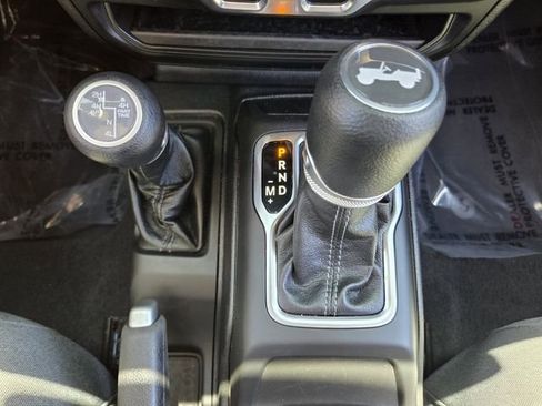 Used 2025 Jeep Wrangler Unlimited Sahara AWD/4WD image 29