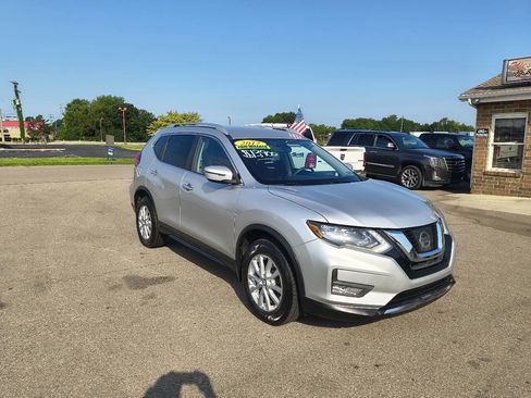 Used 2017 Nissan Rogue SV AWD/4WD image 3