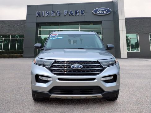 Used 2023 Ford Explorer XLT w/ Equipment Group 202A AWD/4WD image 2