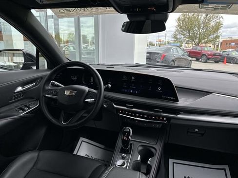 Certified 2025 Cadillac XT4 Premium Luxury AWD/4WD image 30