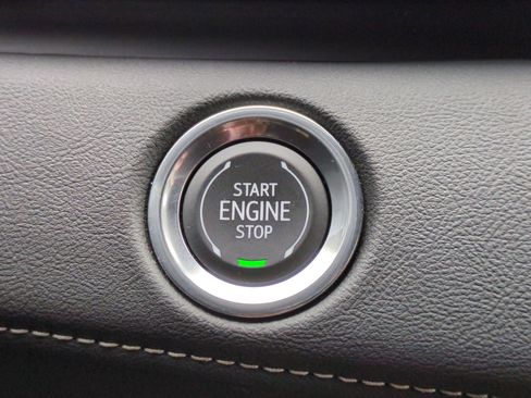 Used 2023 Cadillac Escalade Premium Luxury AWD/4WD image 29