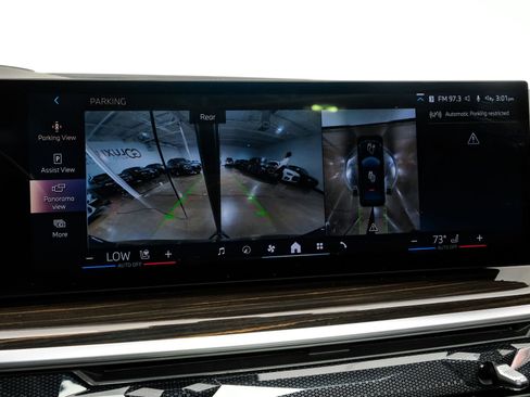 Used 2025 BMW X6 xDrive40i w/ Climate Comfort Package image 27