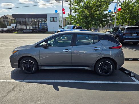 Used 2023 Nissan Leaf SV Plus FWD image 8