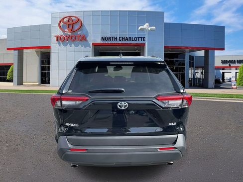 Used 2025 Toyota RAV4 XLE w/ Convenience Package FWD image 9