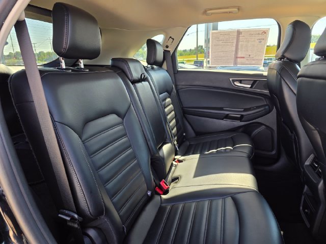 Used 2024 Ford Edge SEL AWD/4WD image 13