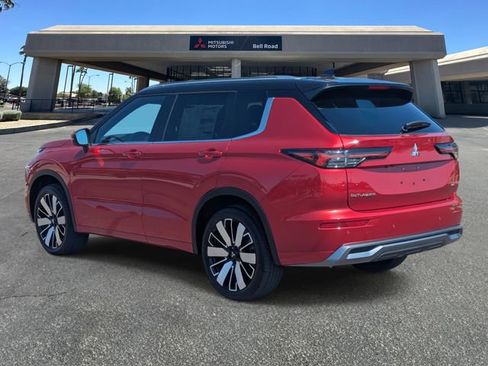 New 2025 Mitsubishi Outlander SEL image 2