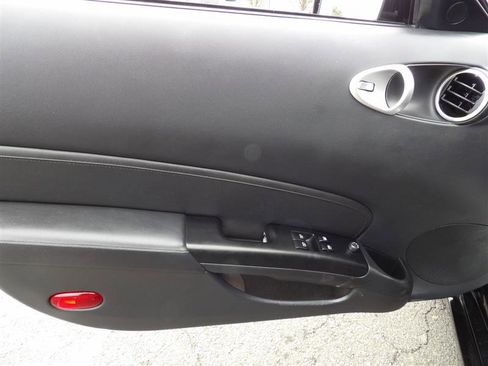 Used 2006 Nissan 350Z Touring image 12
