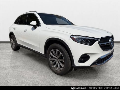 Used 2025 Mercedes-Benz GLC 300 image 2