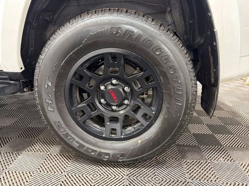 Used 2024 Toyota 4Runner TRD Off-Road AWD/4WD image 34