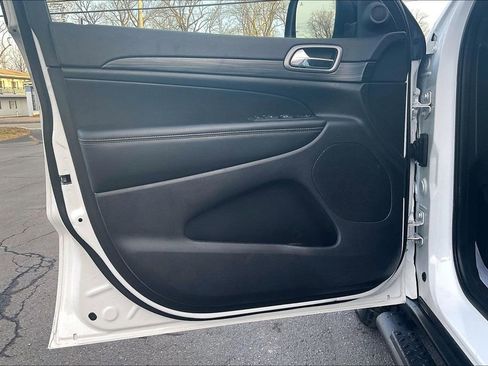 Used 2021 Jeep Grand Cherokee Freedom Edition image 22