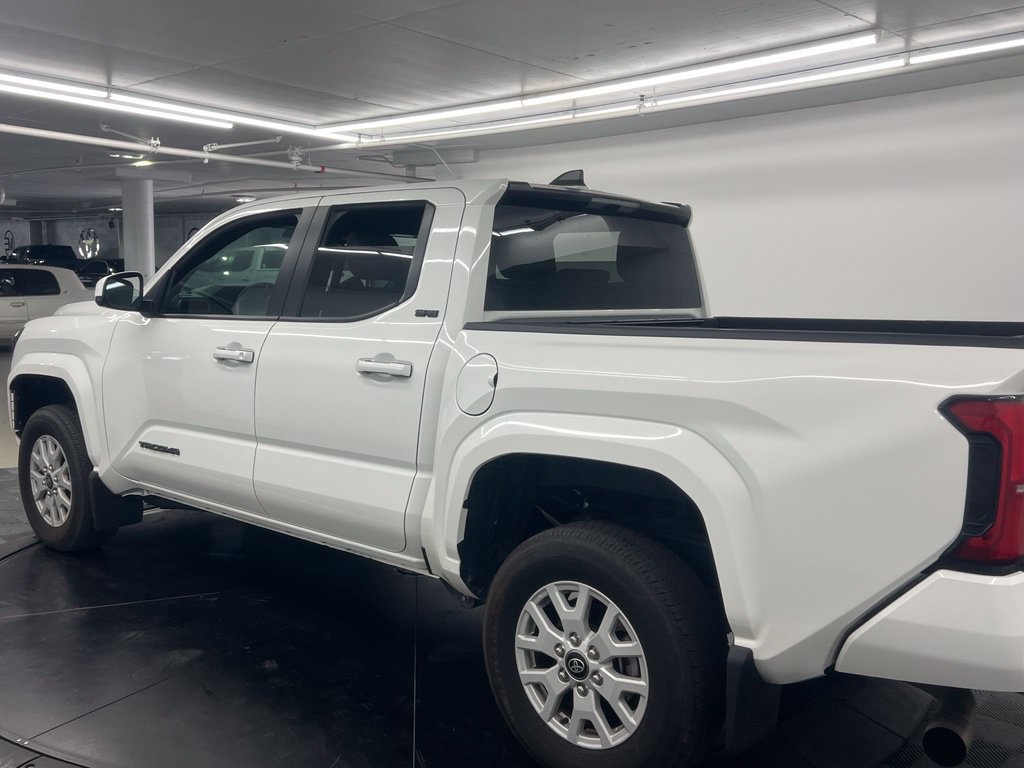 Used 2025 Toyota Tacoma SR5 AWD/4WD image 6