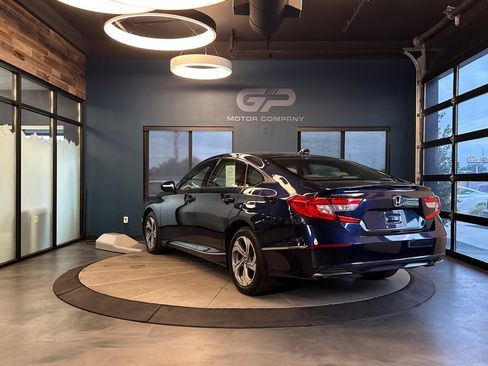 Used 2018 Honda Accord EX image 5