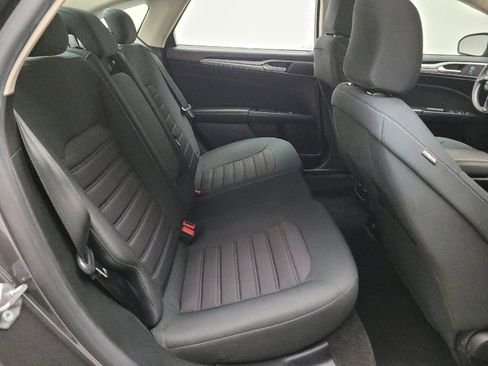 Used 2020 Ford Fusion SE image 19