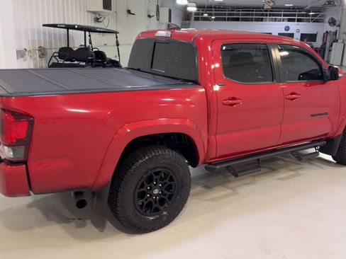 Used 2021 Toyota Tacoma SR5 w/ Technology Package AWD/4WD image 9