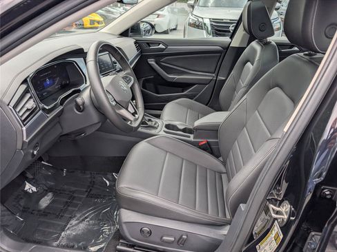Used 2024 Volkswagen Jetta SE w/ Panoramic Sunroof Package FWD image 16