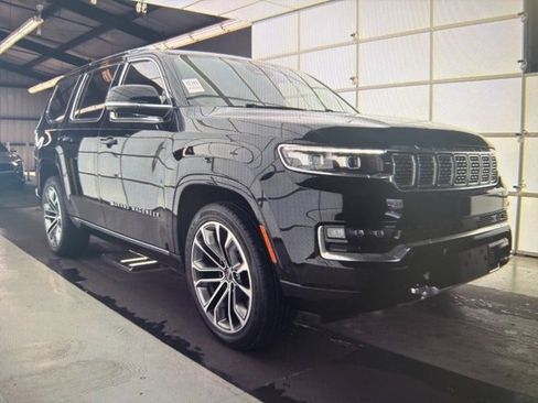 Used 2022 Jeep Grand Wagoneer Series III w/ Rear Seat Video Group 1 image 1