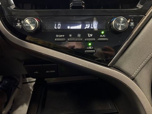 Used 2024 Toyota Camry LE FWD image 21
