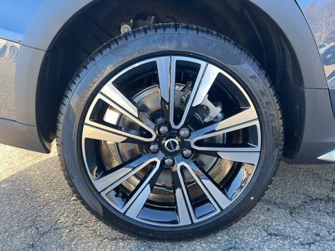 New 2026 Volvo V60 B5 Cross Country Ultra w/ Protection Package Premier image 11