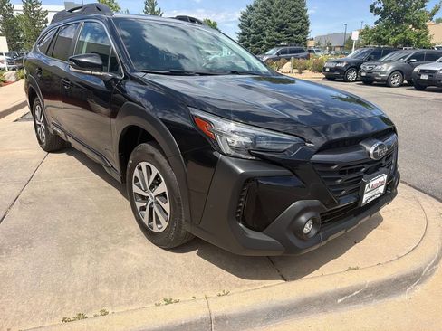 Used 2023 Subaru Outback Premium AWD/4WD image 4
