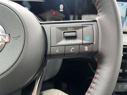 New 2025 Nissan Kicks SR image 10