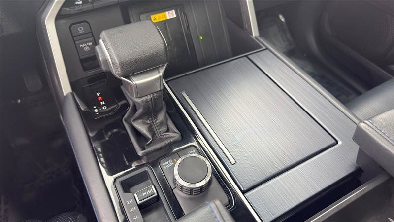 Used 2024 Toyota Sequoia Platinum AWD/4WD image 39