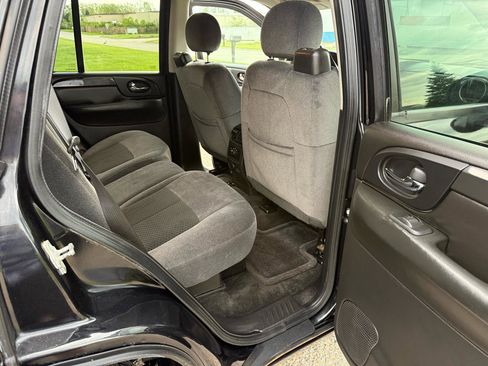 Used 2009 GMC Envoy SLE w/ Sun And Sound Package AWD/4WD image 25