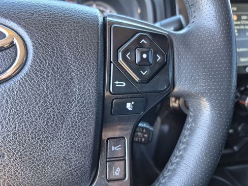 Used 2022 Toyota 4Runner TRD Off-Road Premium w/ Moonroof Package AWD/4WD image 27