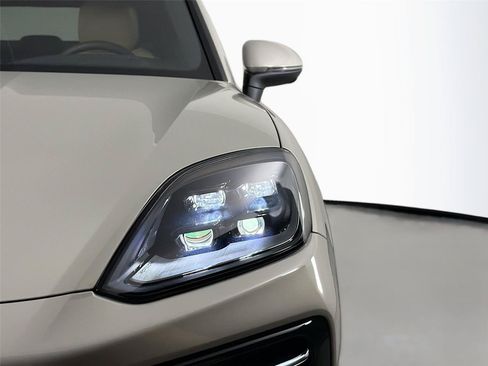 Certified 2026 Porsche Cayenne Coupe AWD/4WD image 15