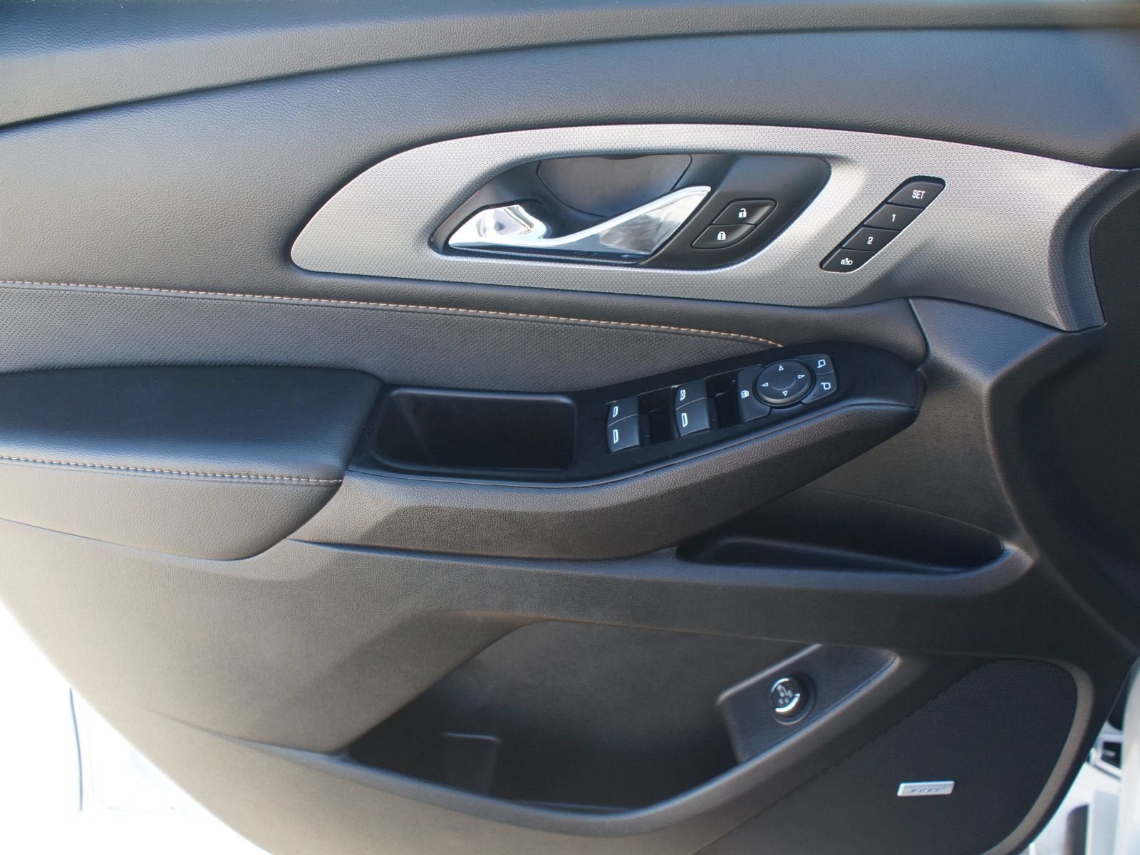 Used 2020 Chevrolet Traverse Premier FWD image 31