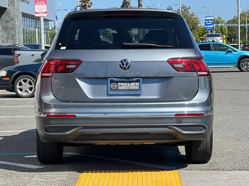 Used 2024 Volkswagen Tiguan SE FWD image 5