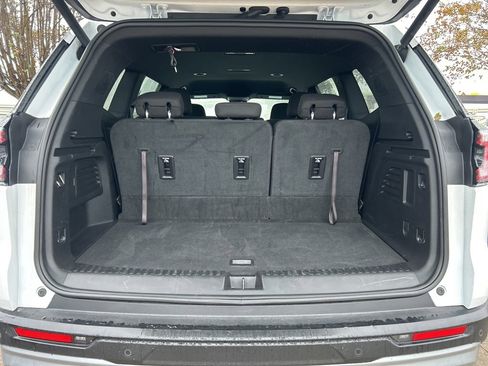 Used 2025 GMC Acadia Elevation image 7