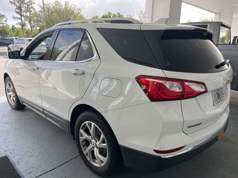 Used 2019 Chevrolet Equinox Premier image 2