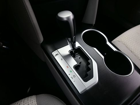 Used 2014 Toyota Camry LE FWD image 21